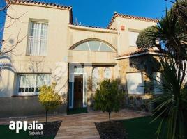  (unifamiliar aïllada), 311.00 m², près de bus et de train, Castellarnau
