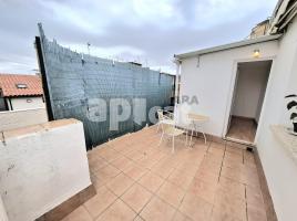 Attic, 64.00 m², near bus and train, Marianao