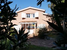 Houses (villa / tower), 284.00 m², Calle Tramontana