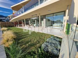 Flat, 312.00 m², almost new