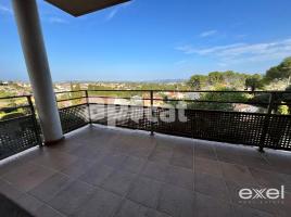 Houses (terraced house), 368 m², almost new, Zona