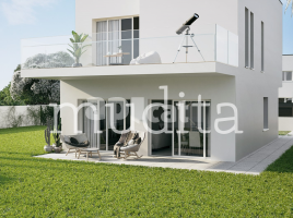 Houses (detached house), 153.00 m², near bus and train, almost new