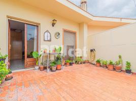  (unifamiliar adossada), 212.00 m², in der Nähe von Bus und Bahn, Calle Extremadura