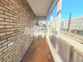 Pis, 98.00 m², 附近的公共汽車和火車, Vía Gran Via de les Corts Catalanes