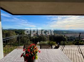 Casa (unifamiliar aislada), 373.00 m², cerca de bus y tren, seminuevo