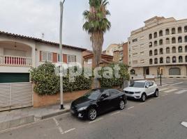 Casa (unifamiliar aislada), 100.00 m², cerca de bus y tren