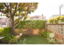 租 unifamiliar adossada, 140.00 m²