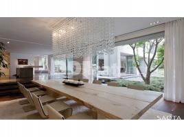 Houses (detached house), 250 m², almost new