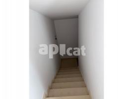 Flat, 63 m², almost new