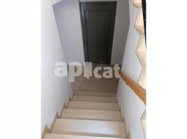 Flat, 63 m², almost new