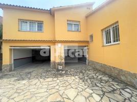  (unifamiliar aïllada), 350 m²