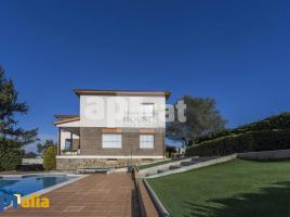  (unifamiliar aïllada), 162 m², حافلة قرب والقطار