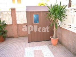 Flat, 93.00 m², near bus and train, almost new