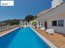 Casa (unifamiliar aislada), 300 m², seminuevo, Zona