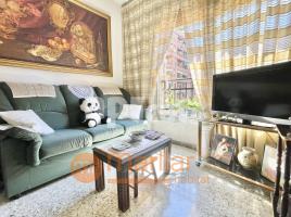 Pis, 70.00 m², على مقربة من الحافلات والمترو, Calle de Guipúscoa