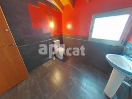 Piso, 114.00 m², cerca de bus y tren, seminuevo