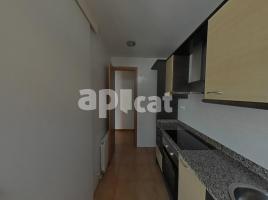 Piso, 85.00 m², cerca de bus y tren, seminuevo