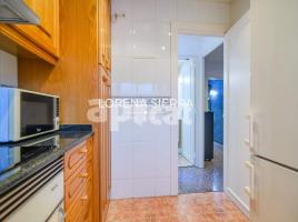Pis, 70.00 m², حافلة قرب والقطار