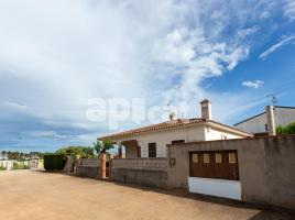 Casa (unifamiliar aislada), 137.00 m², cerca de bus y tren