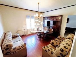 Pis, 83.00 m², حافلة قرب والقطار