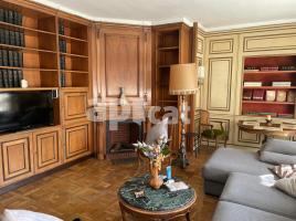 Pis, 174.00 m², على مقربة من الحافلات والمترو