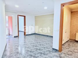 Pis, 85.00 m², حافلة قرب والقطار