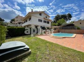 Casa (unifamiliar aislada), 230.00 m², cerca de bus y tren, seminuevo