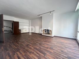 Casa (unifamiliar aislada), 301.00 m², cerca de bus y tren, Jorba
