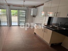 Pis, 116.00 m², حافلة قرب والقطار, جديد تقريبا
