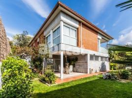  (unifamiliar aïllada), 275.00 m², حافلة قرب والقطار