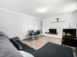 Pis, 75.00 m², حافلة قرب والقطار