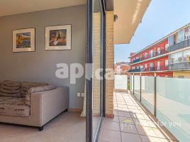 Piso, 68.00 m², cerca de bus y tren, seminuevo, Calle Albera