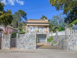 Casa (chalet / torre), 227.00 m², seminuevo