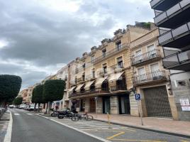 For rent business premises, 180.00 m², Calle de Martí Folguera