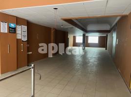 For rent business premises, 180.00 m², Calle de Martí Folguera