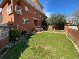 Unifamiliar adosada, 276.00 m²
