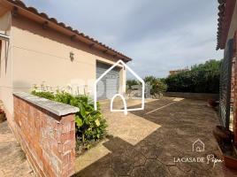 Houses (detached house), 388.00 m², near bus and train, almost new