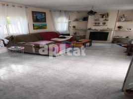  (xalet / torre), 95.00 m², 附近的公共汽車和火車, Calle Àries