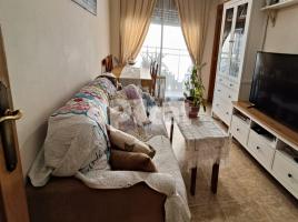 Pis, 70.00 m², près de bus et de train