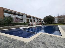 إيجار pis, 104.00 m², جديد تقريبا