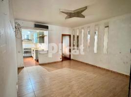 Pis, 93.00 m², حافلة قرب والقطار