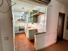 Pis, 93.00 m², حافلة قرب والقطار
