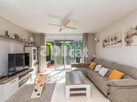 Houses (terraced house), 243.00 m², near bus and train, almost new