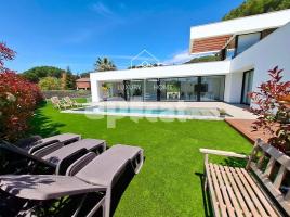 Houses (detached house), 433 m², almost new, Zona