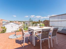 Attic, 100.00 m², near bus and train