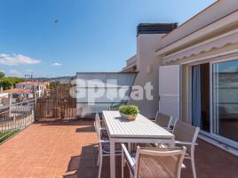 Attic, 100.00 m², near bus and train