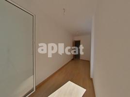 Flat, 125.00 m², near bus and train, almost new