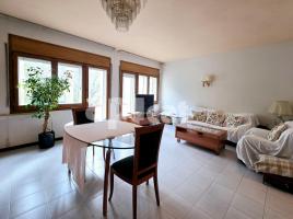 Unifamiliar adosada, 217.00 m², cerca de bus y tren