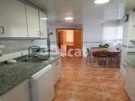 Pis, 138.00 m², prop de bus i tren