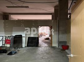 Local comercial, 695.00 m²